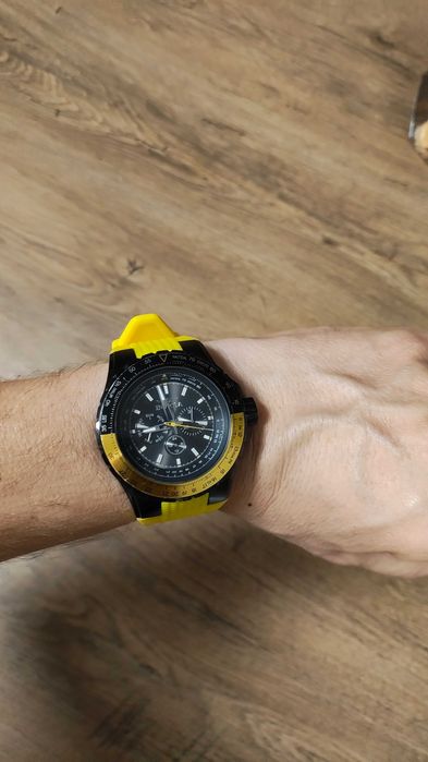 Часовник Invicta Aviator 50mm Black/Yellow Silicone band