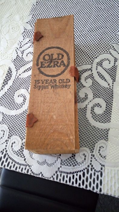 Колекционерска дървена кутия от уиски!