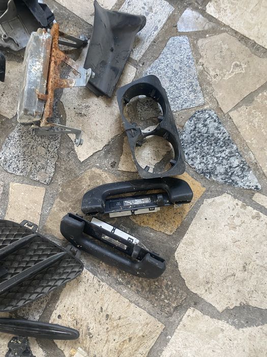 Anexe Overfender consola unitate burmaster centura grila bara ochelar trager comanda clima spate maner usa grila aer maner plafon Mercedes GLC 2017