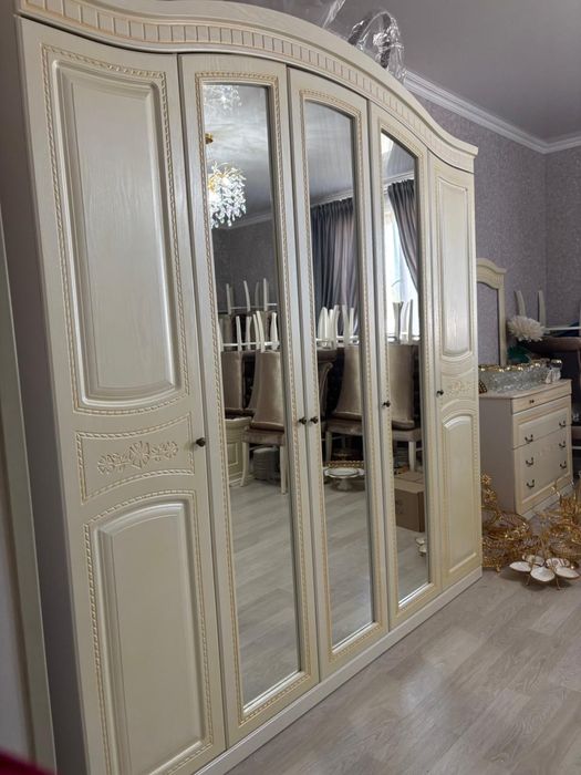 Спальный гарнитур