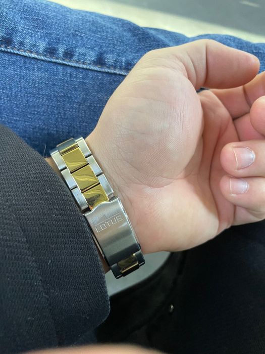 часовник Lotus gold