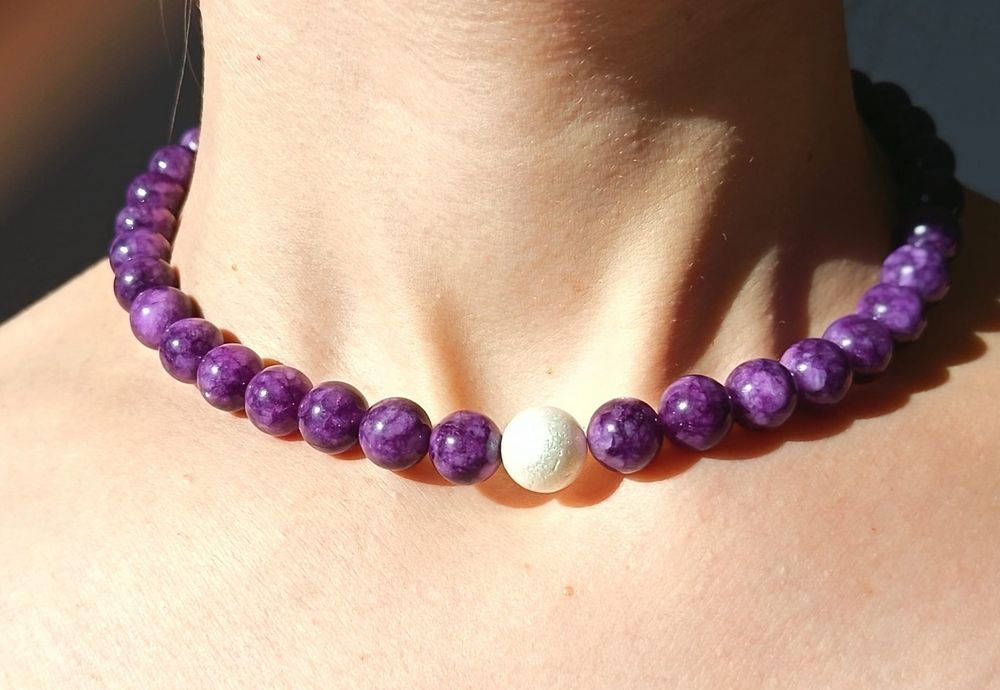 Margele/lanț /colier din pietre de jad cu perla de scoica