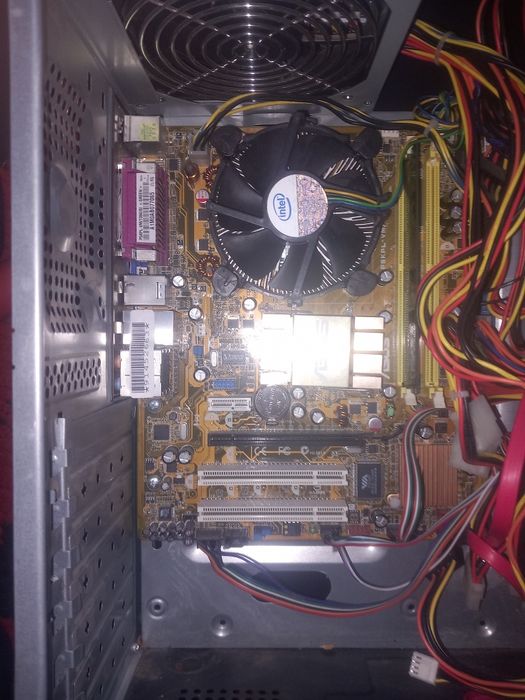 Calculatoare ieftine. Schimb sau vând