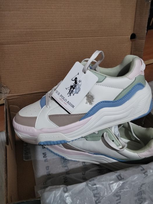 Кросовки новые 15000тг