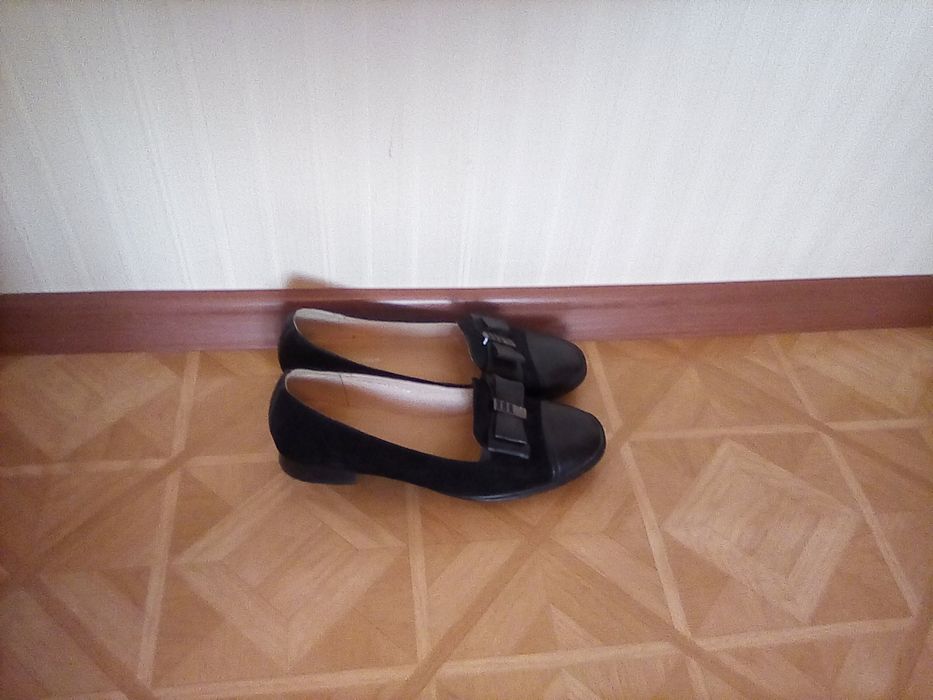 Продам женские туфли