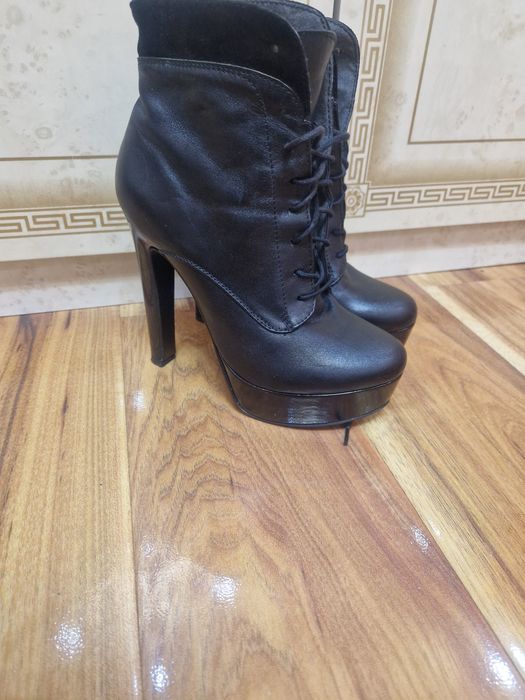 Ghete Gomma din piele masura 37 la doar 35 lei