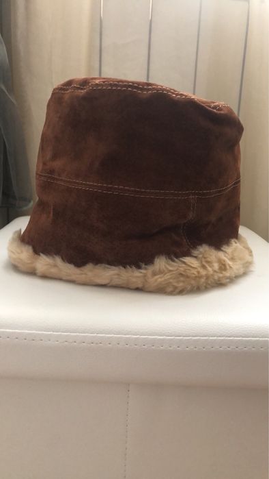 Шапки от естествена кожа