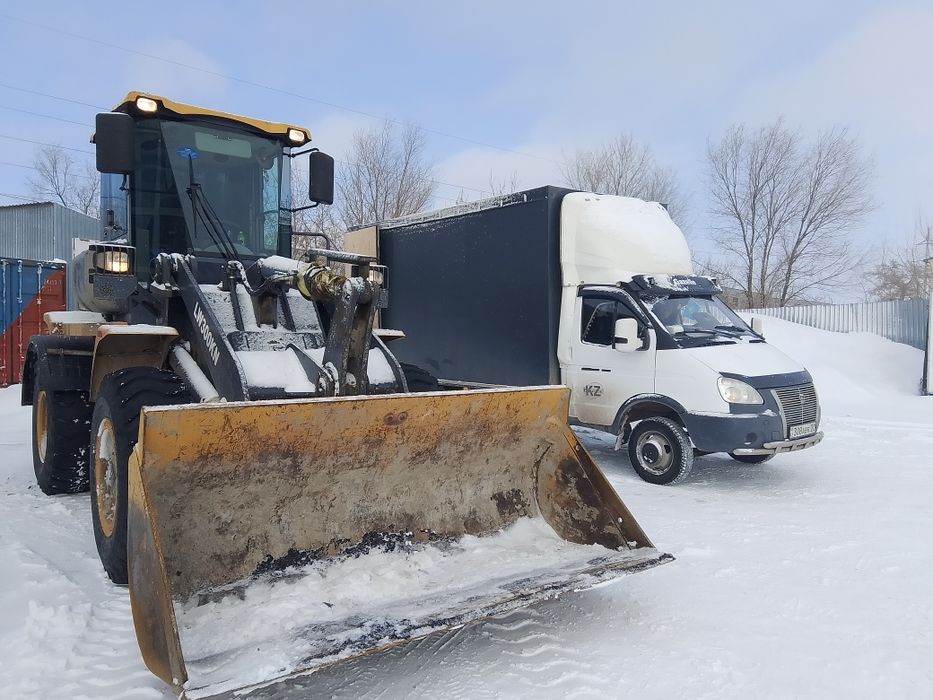 Продаю фронтальной погрузчик