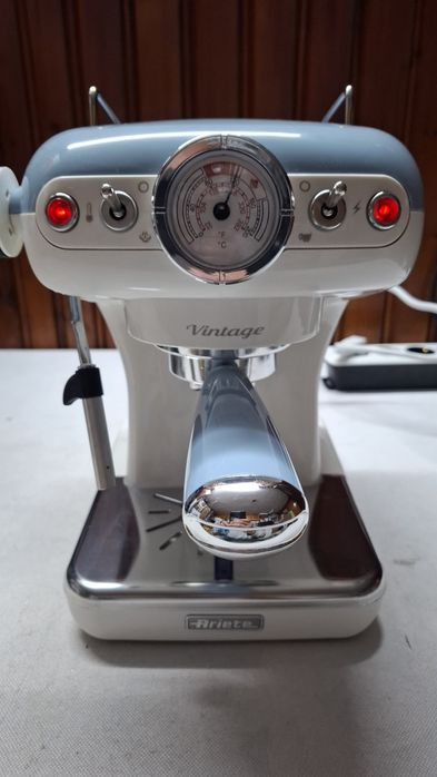 Еспресо машина Ariete VINTAGE 1389,850W,15 bar,0.9л,Мляно и ESE дози