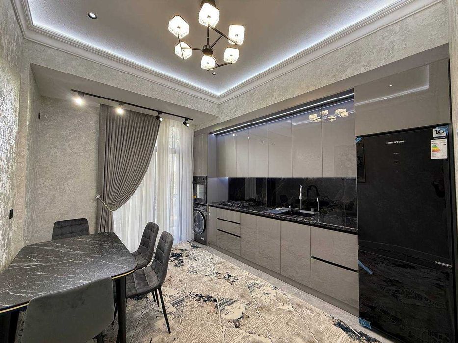 3х комнатная квартира на 3 этаже 103кв, в Самарканде