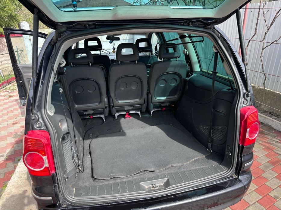 Volkswagen Sharan 2.0 TDI , 7 locuri, 140 CP - An 2008