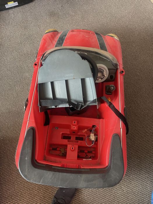 Продавам акомулаторна кола