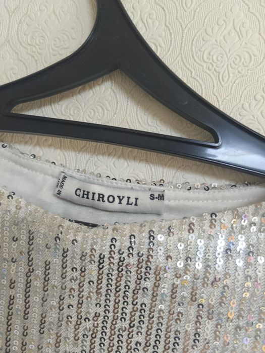 Нарядное платье в пайетках