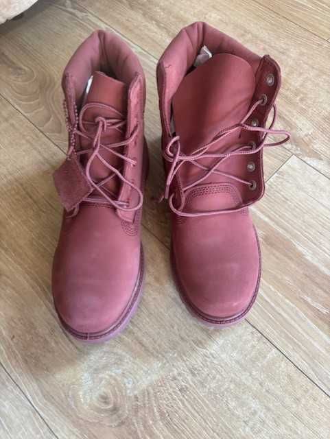 Нови дамски водоустойчиви боти Timberland. Червени.