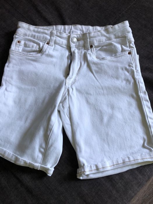 Продавам тениски 11/12 годишно