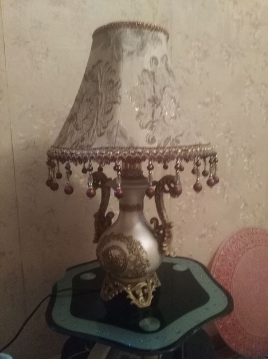 люстра 5 рожковая  и настольная ламп