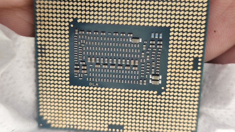 Intel I7 9700 процесор работещ