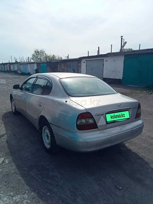 Автомобиль деу леганза.