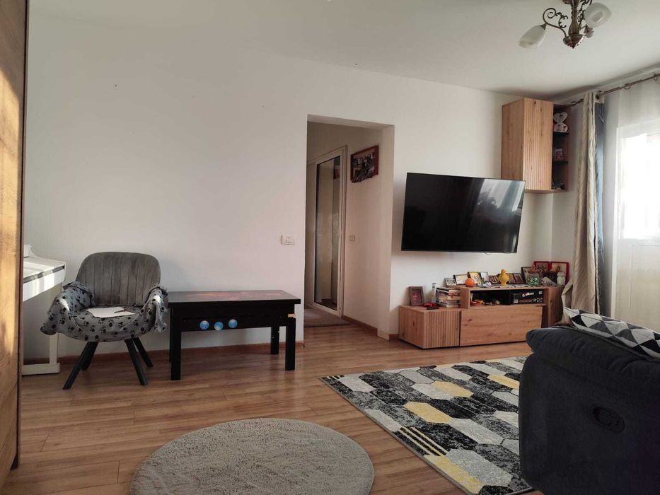 Apartament 4 camere spațios, renovat, etaj 3/10, Margeanului