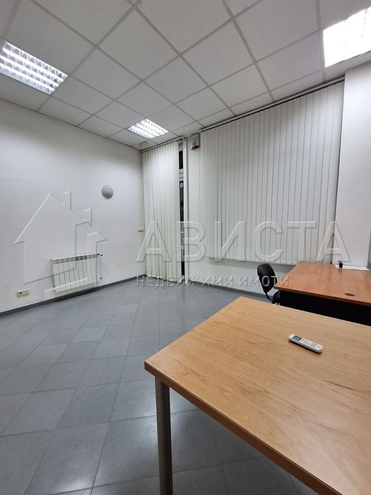 Дава се под наем Склад в София, Гоце Делчев - 130 кв.м за 1556.01 € - Снимка #1