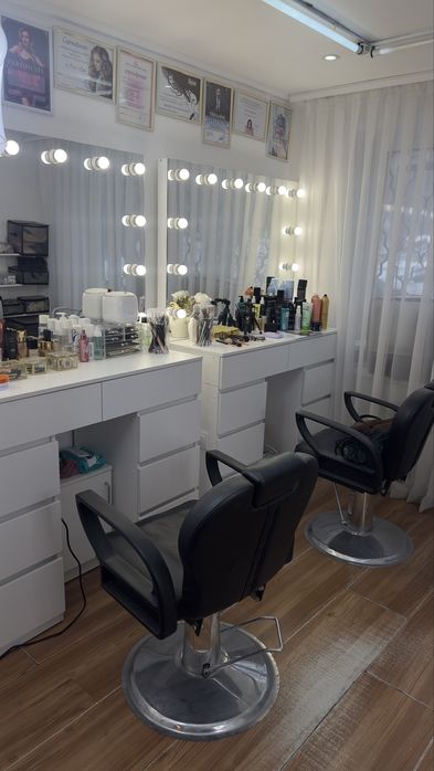 Сдается стол в кабинете