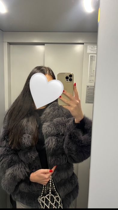 Haina blana de vulpe gri