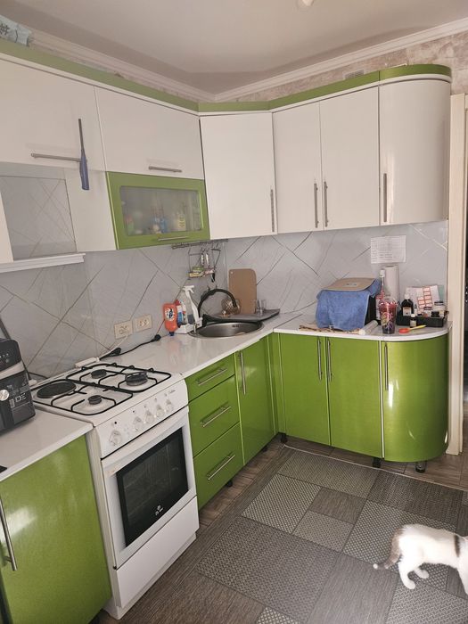 Продам кухонный гарнитур угловой