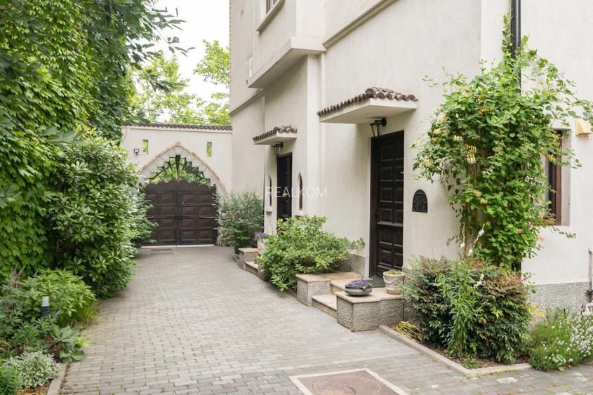 Inchiriez spatiu intr-o vila eleganta, centrala in Bucuresti