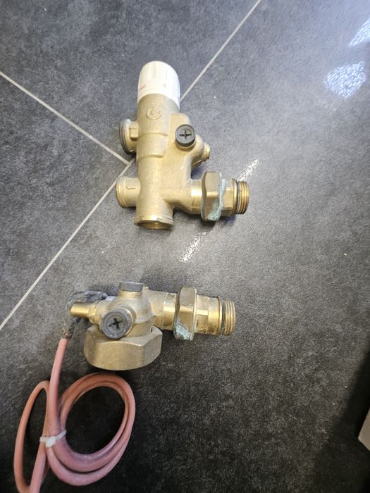 Grup/vana amestec și pompare Caleffi pt încălzire în pardoseală