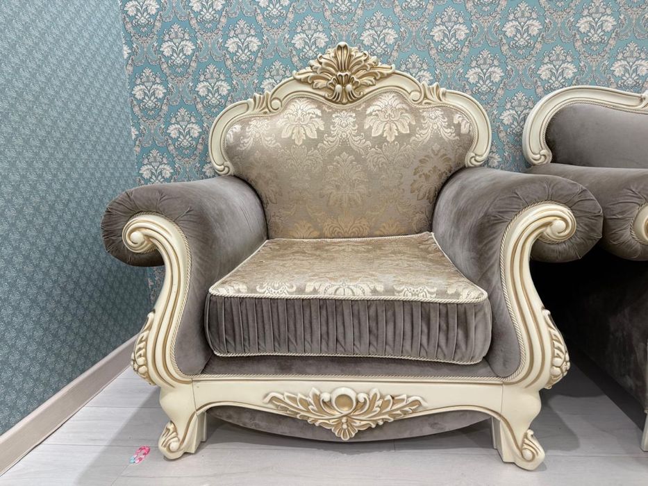 Диван с  креслой