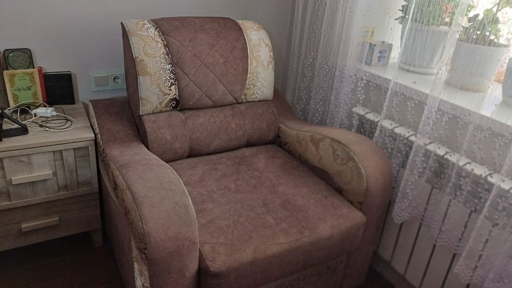 Продам диван с креслом