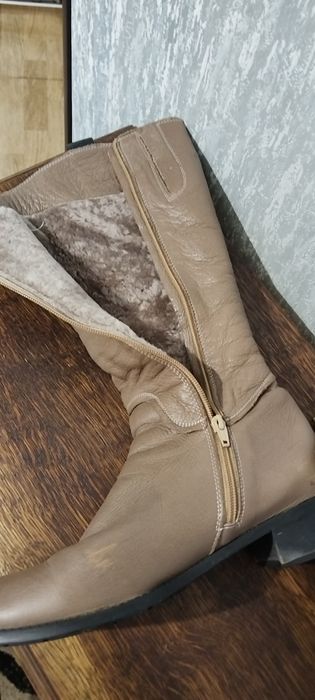 Продам зимние сапоги.