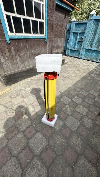 Продам Штатив деревянный GST120-9