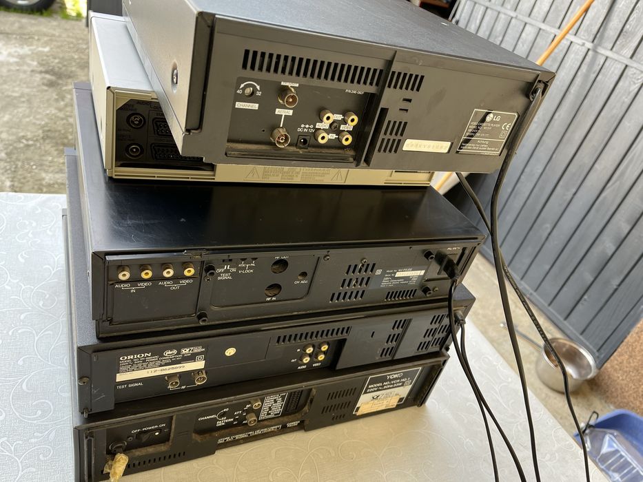 Lot video player recorder vhs cu caseta pentru filme