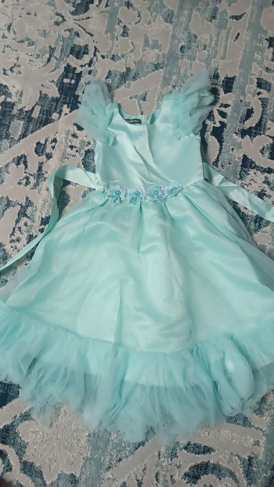 Продам платье для девочки