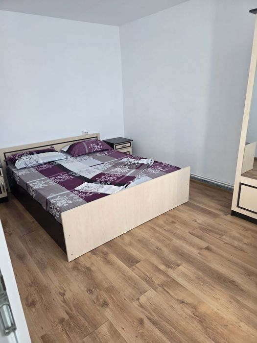 Închiriez apartamente și garsoniere
