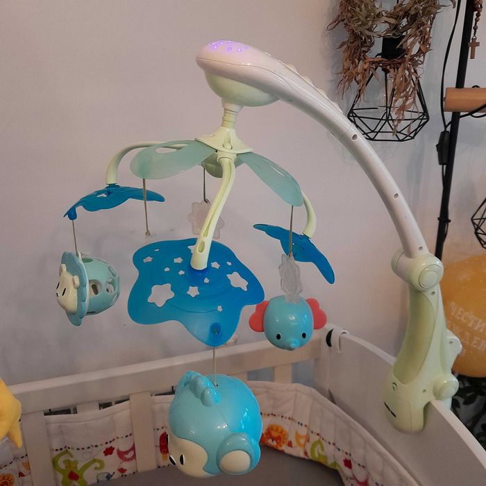 Музикална въртележка за бебешка кошара Baby Mix