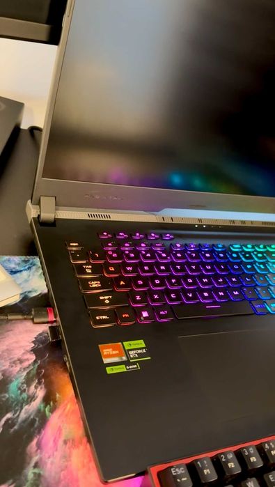 Laptop Gaming ASUS ROG STRIX SCAR 17 NVIDIA RTX 4090 16 gb / 32 gb RAM