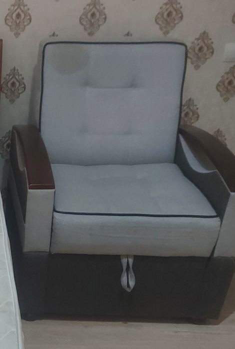 Продаётся два кресла
