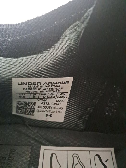 Under Armour noi, mărimea 40
