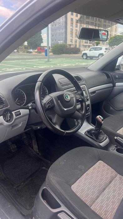 SKODA Octavia 2012 — imagine 5