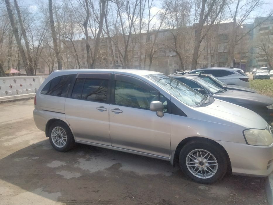 Минивэн Ниссан Либерти