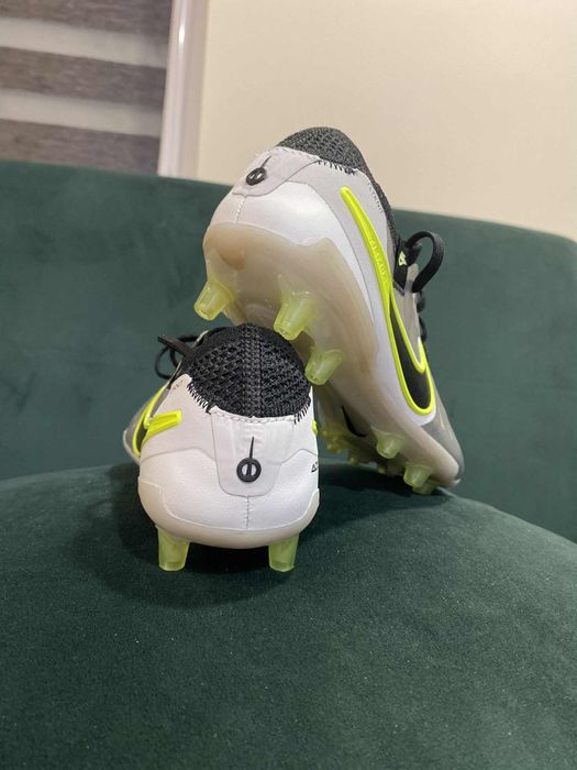 Футболни обувки NIKE LEGEND 10 ELITE FG