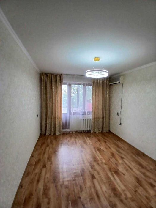 Продам 2 комнатную квартиру район 11 мкр