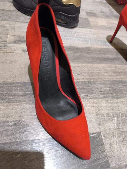 Обувки на висок ток