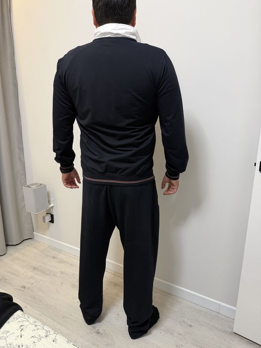 Продам костюм Tommi Hilfiger
