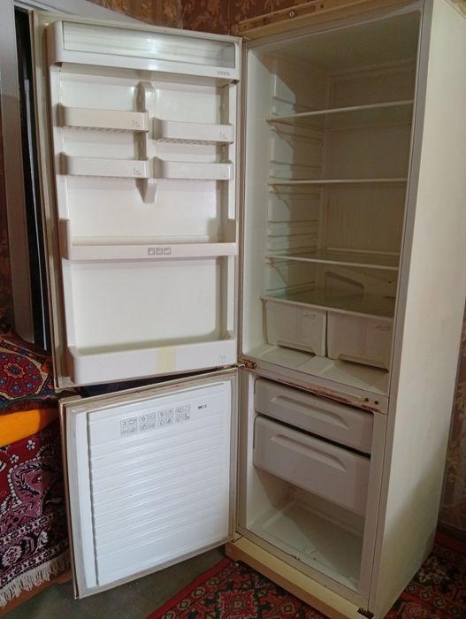 Холодильник двухкамерный