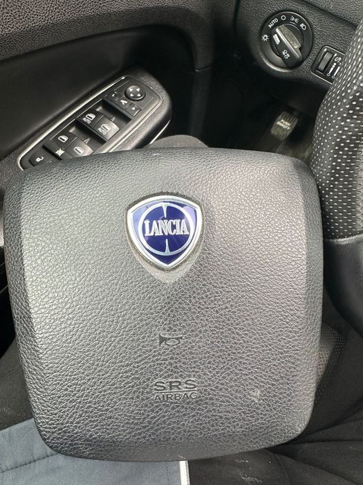 Airbag за Lancia thema/Chrysler 300c 2012