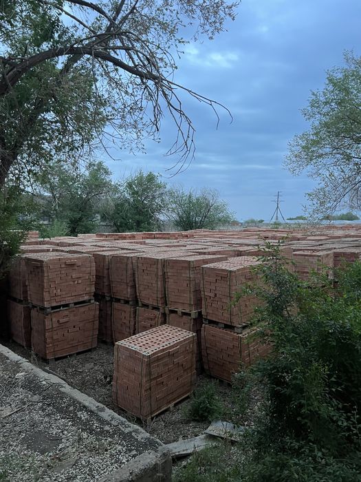 Керамический красный кирпич