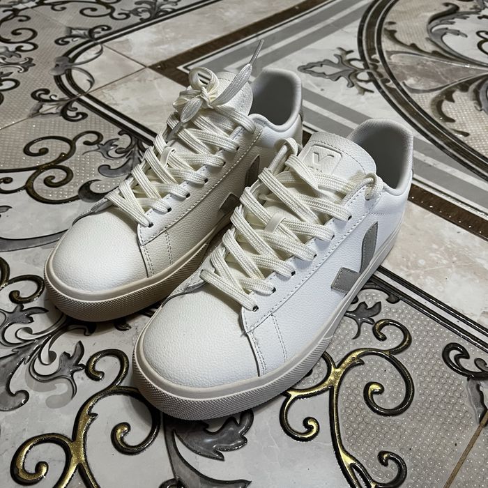 Кроссовки Veja